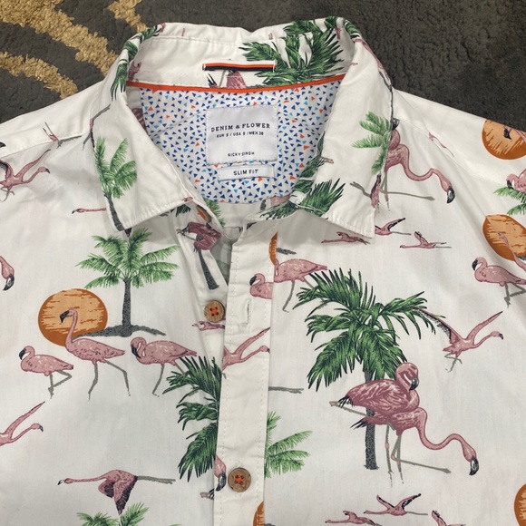Denim And Flower Pink Flamingo Palm Trees Size Small Slim Short Sleeve Button - Picture 3 of 9